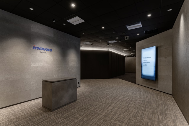 The entrance of Tokyo’s innovation center “inovas TOKYO”