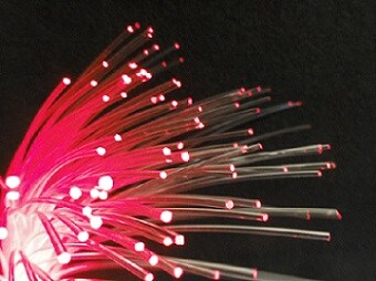 Nitto entra en el negocio de los nuevos cables ópticos de plástico